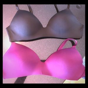 Pair of VS Wireless T-Shirt Bras (34DD)